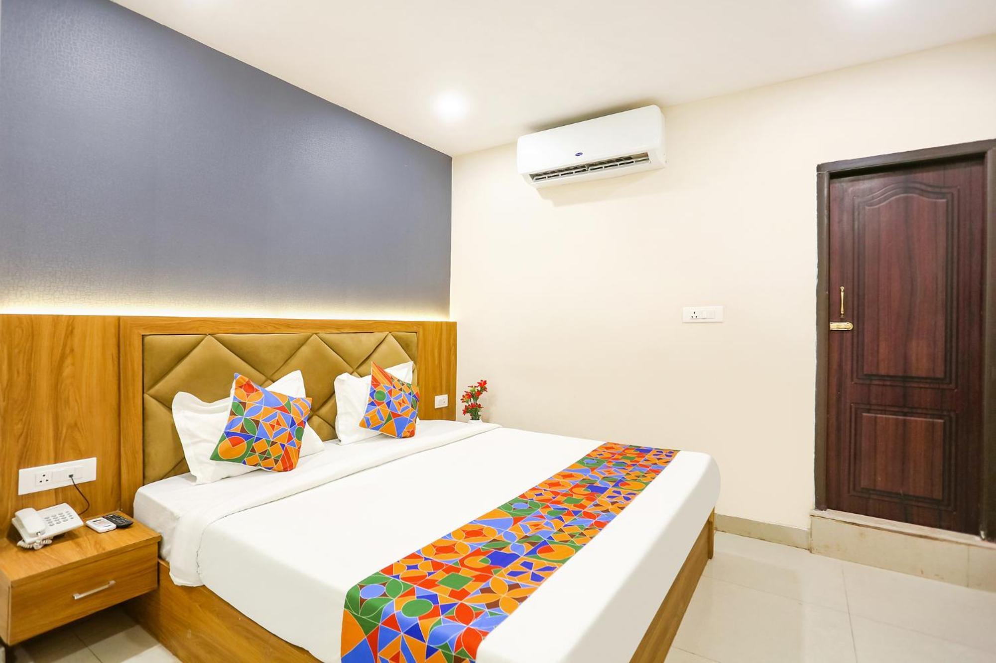 Fabhotel Hari Kunj 900 M From Kashi Vishwanath Temple Varanasi Exterior foto