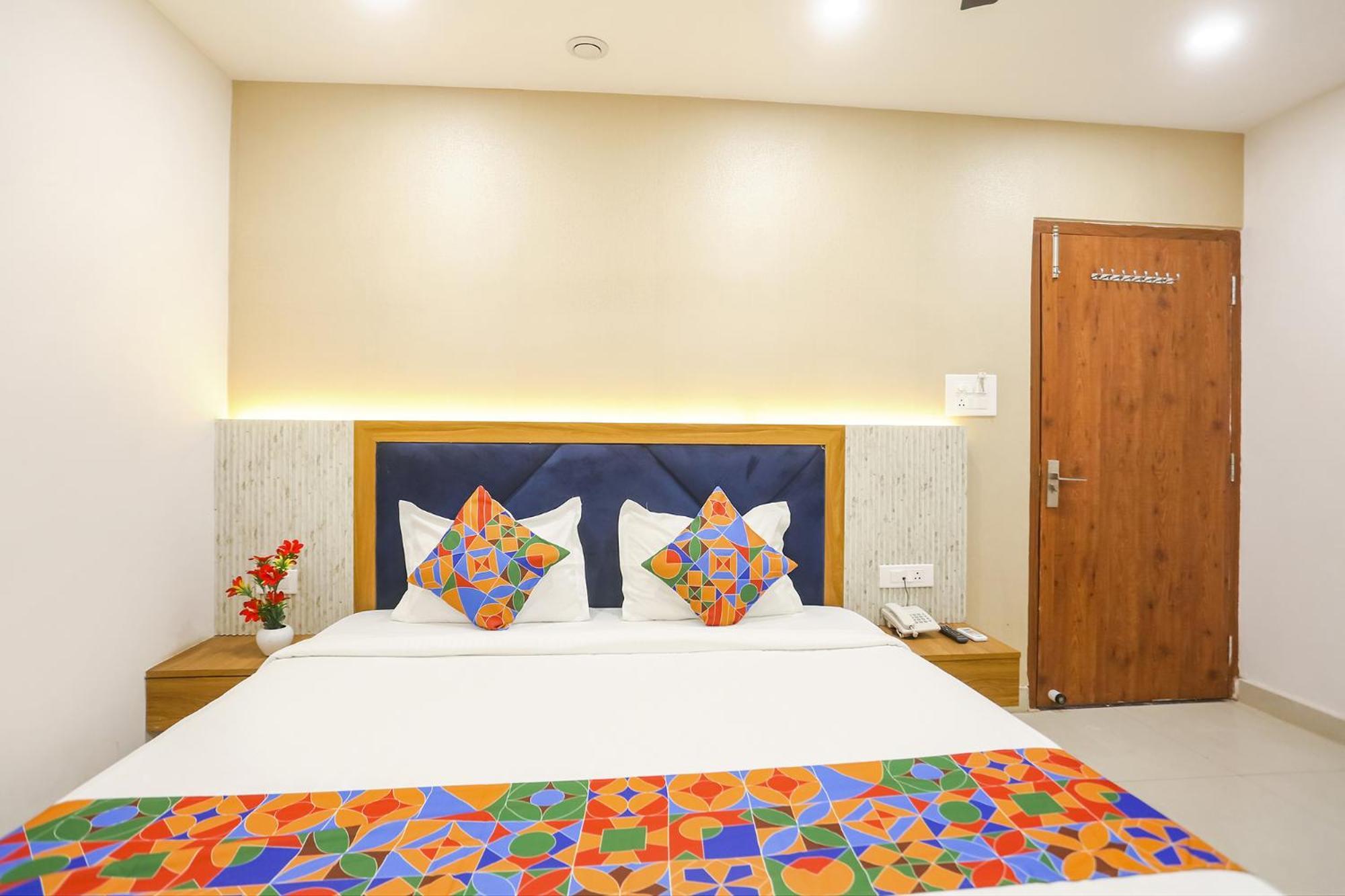 Fabhotel Hari Kunj 900 M From Kashi Vishwanath Temple Varanasi Exterior foto
